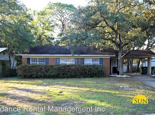 78 8th Ave, Shalimar, FL 32579