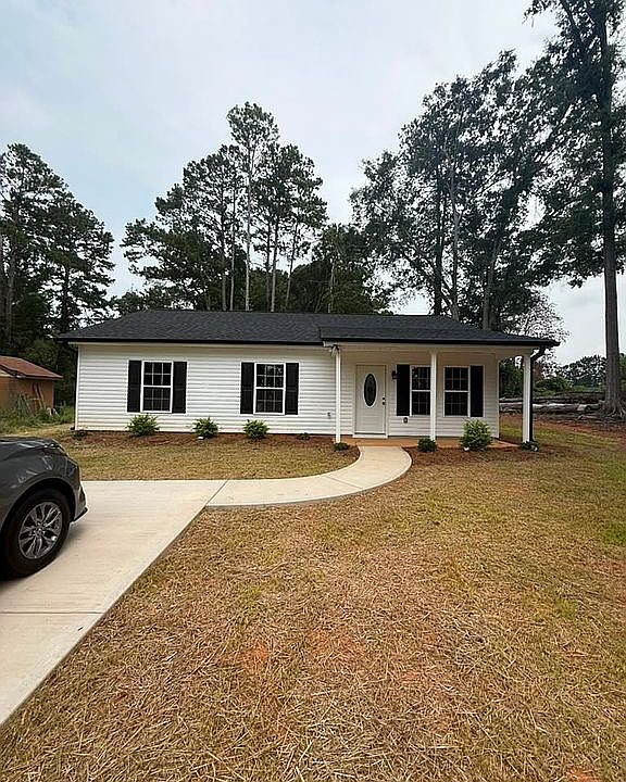 1st image of 122 Lisa Dr