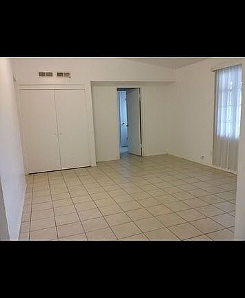 2nd image of 1016 S Plains Park Dr