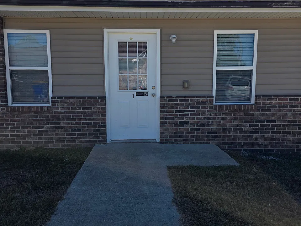 108 Scott Dr #1