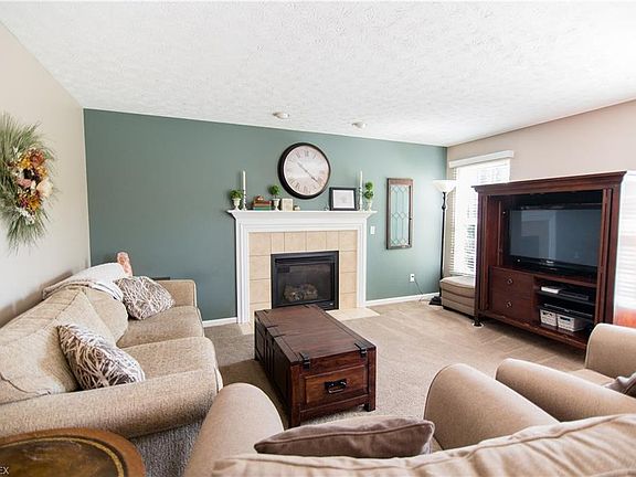 3rd image of 5109 Ravenway Dr