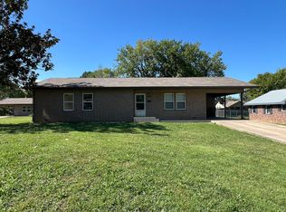 328 E 4th St, Willow Springs, MO 65793