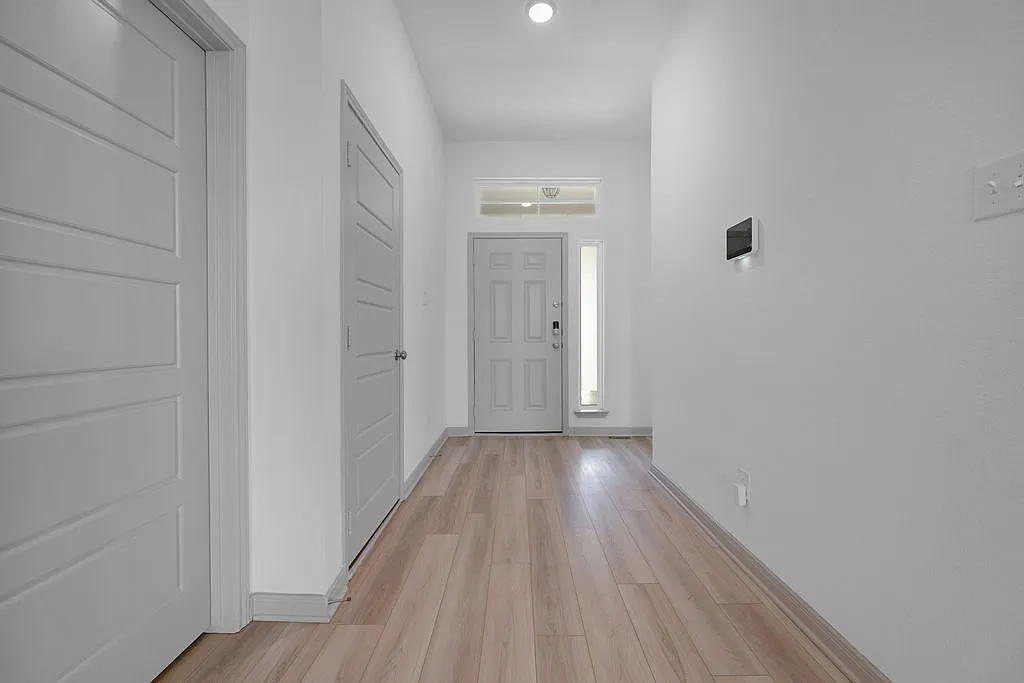 6910 McGregor Loop — Photo 2