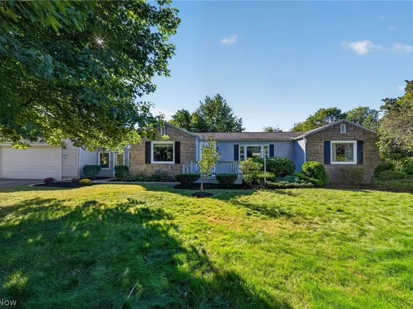 5949 Knollwood Dr, Ashtabula, OH 44004