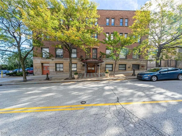 1133 W 9th St APT 413, Cleveland, OH 44113