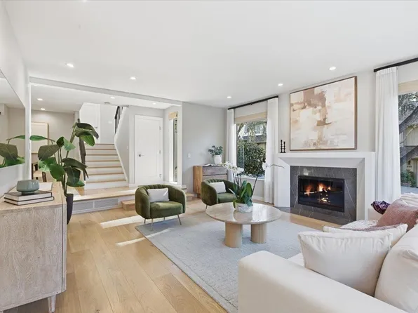 652 Sand Hill Cir, Menlo Park, CA 94025