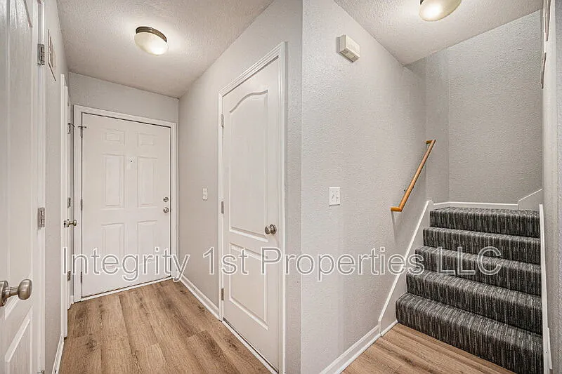 3 bed, 2.5 bath, 1516 sqft, $1,725 — Photo 4