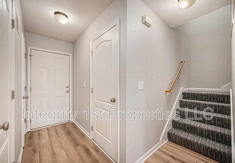 5926 NW 90th Ter — Photo 6