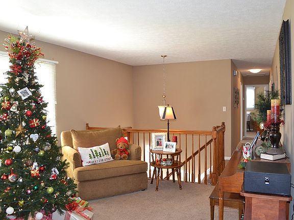 3rd image of 1708 Maple Dr