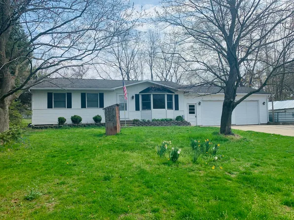 2107 Maple Ln, Hastings, MI 49058