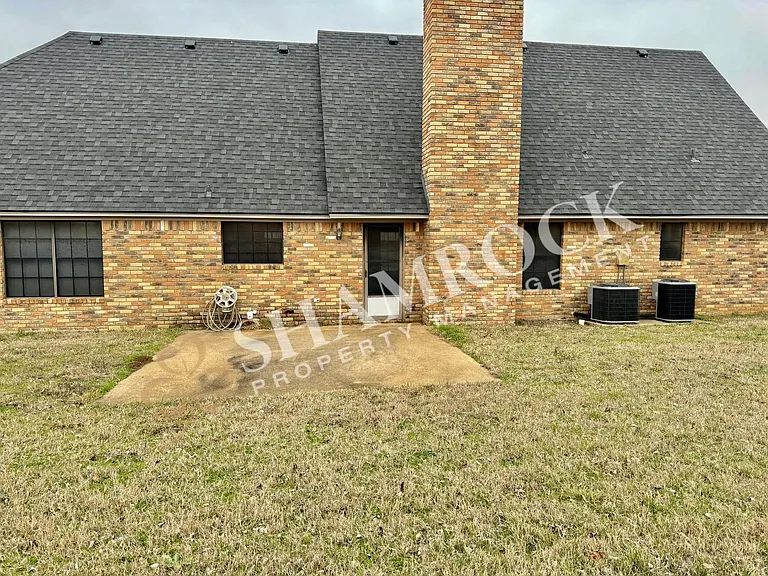 712 N Crooked Creek Rd — Photo 19