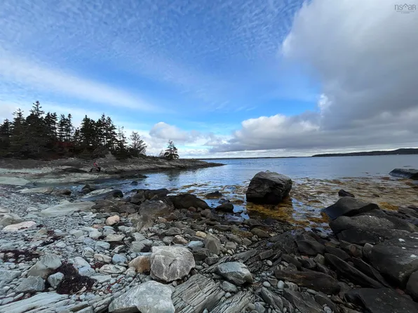 SW Cove Rd, Lunenburg, NS B0J 2C0