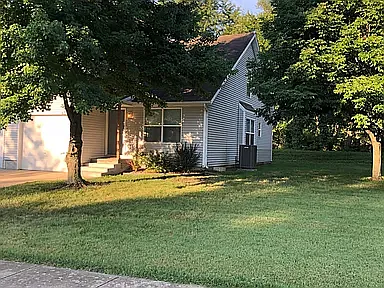 726 SE Cottage Ct