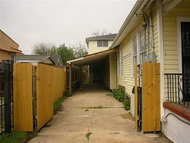 3 bed, 2.0 bath, 2950 sqft, $1,850 — Photo 3