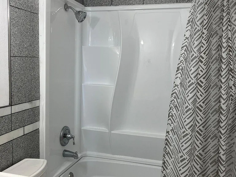 102 S 14th St #3 — Photo 5