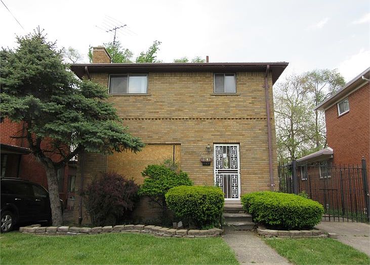 1st image of 3782 Leslie St