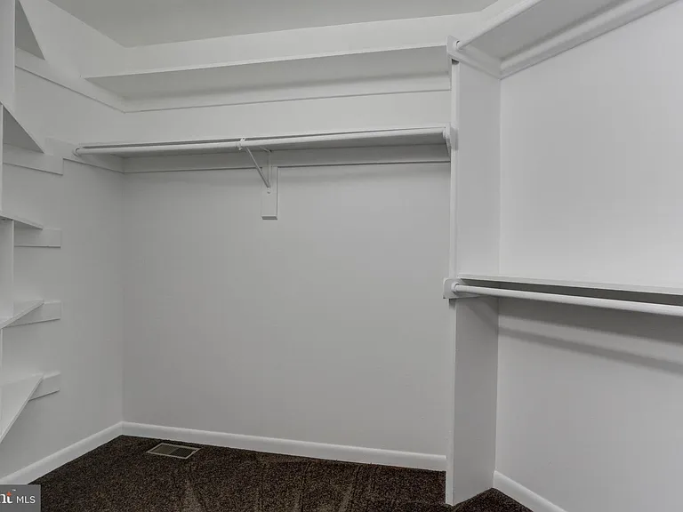 10373 Currycomb Ct — Photo 17
