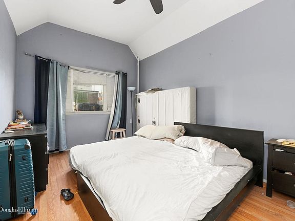 3rd image of 4542 Vernon Blvd APT 1