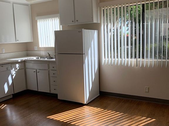 4th image of 10842 Del Norte St APT 20