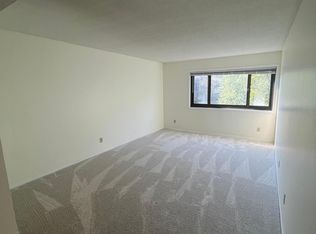 4100 Parklawn Ave APT 311, Edina, MN 55435