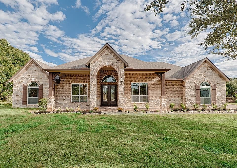1st image of 413 Briar Creek Ln