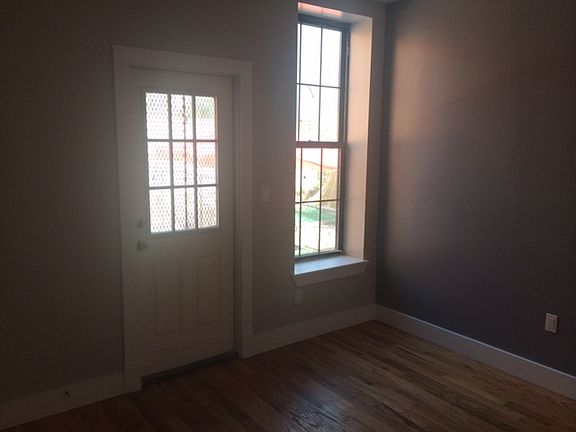 4th image of 209 Irving Ave APT 1L