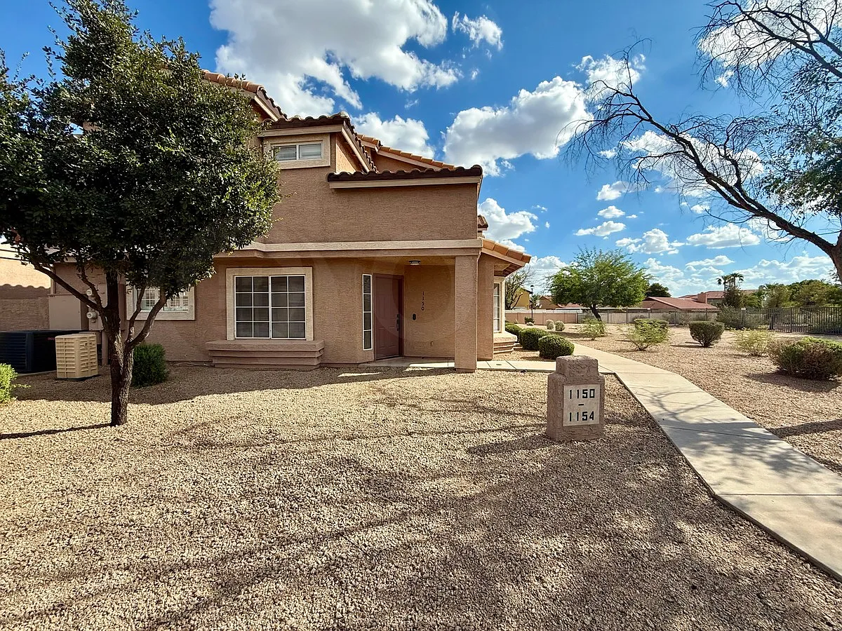 2875 W Highland St — Photo 2
