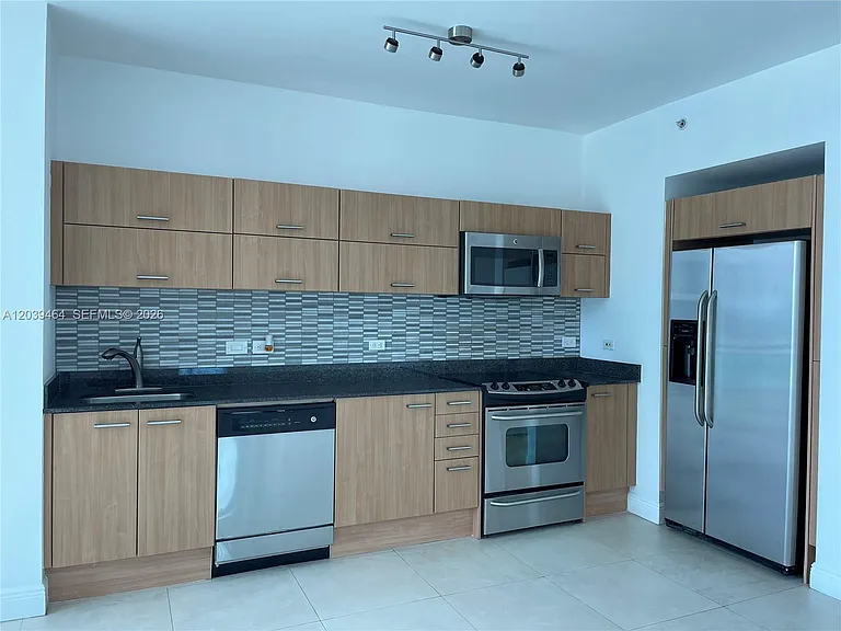 350 S Miami Ave #1913 — Photo 4