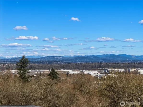 9017 3rd Avenue SW, Seattle, WA 98106