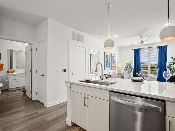 4th image of 6324 N Lamar Blvd #426