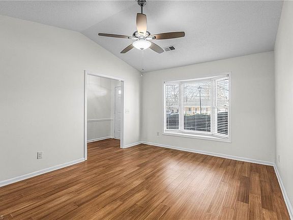 3rd image of 4201 Edith Ln APT 101