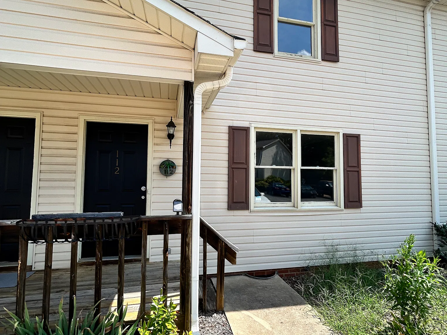 2 bed, 1.5 bath, $1,200 — Photo 1