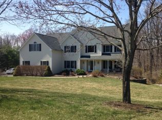 18 Chaucer Dr, Hackettstown, NJ 07840