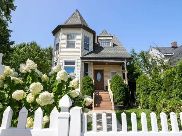2134 Grove Ave, North Chicago, IL 60064