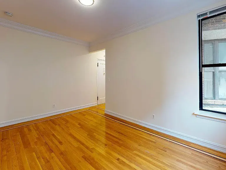 200 Riverside Dr #8C — Photo 3
