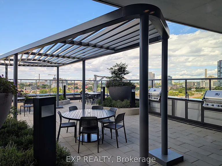 280 Dundas St W #814 — Photo 15