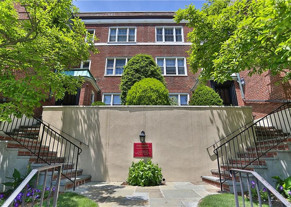 1st image of 8 Chateaux Cir APT 8J