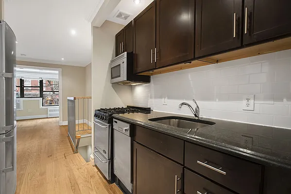 Rented by Cooper & Cooper Real Estate | media 2