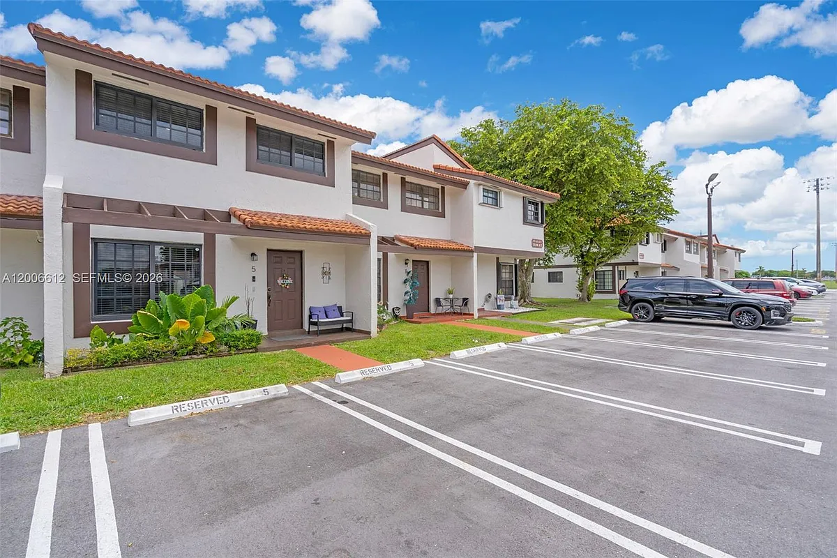 Building Photo - 5725 SW 132nd Ct #21-5