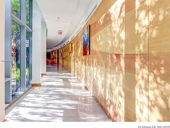 4th image of 601 NE 36th St APT 2705