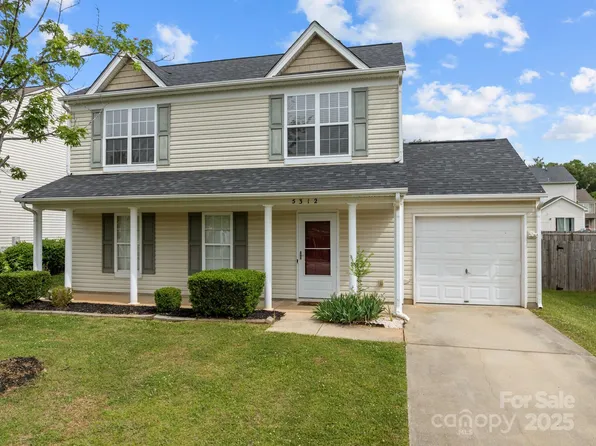 5312 Peach Place Ln, Charlotte, NC 28216