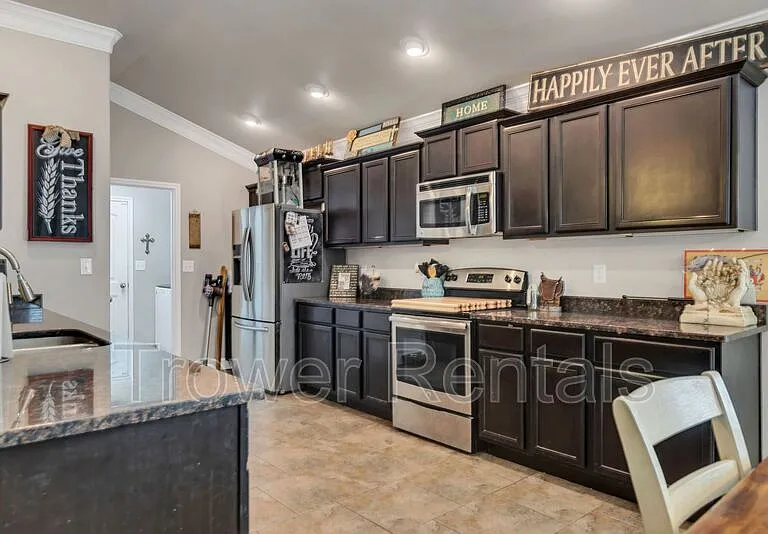 9915 Rainbow Dr — Photo 16