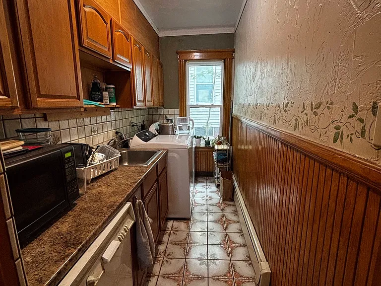 2 Rena St — Photo 3