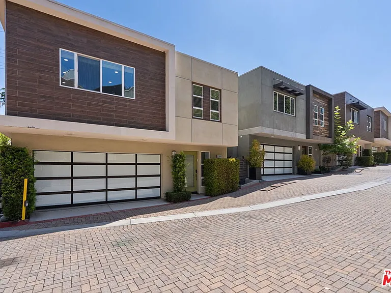 2780 N Wright Ln — Photo 36