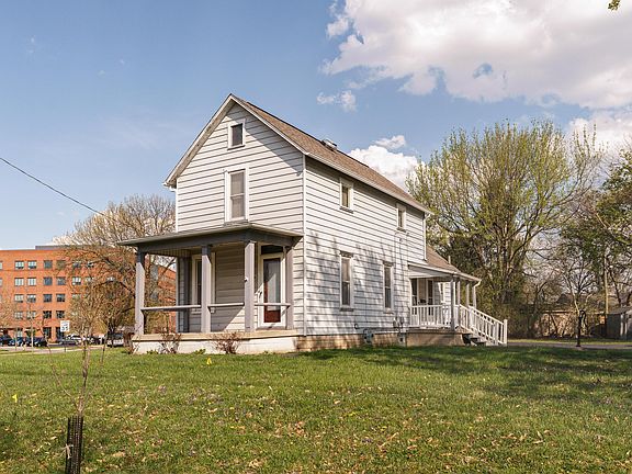 3rd image of 3068 Tremont Rd