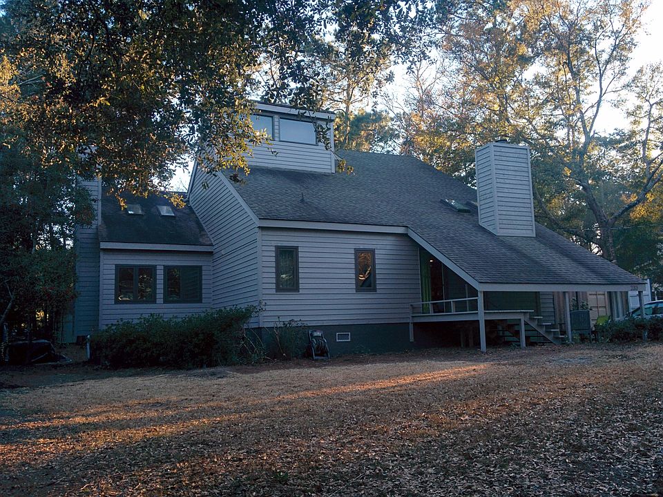 2nd image of 233 Old Cedar Loop