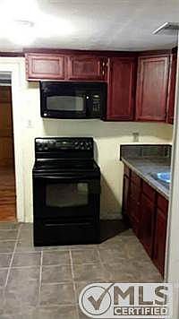 4th image of 504 Meadow Park Dr