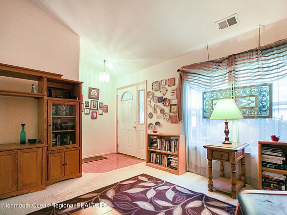 3rd image of 644 Petunia Lane S