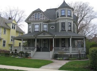 1520 Grace Ave, Lakewood, OH 44107