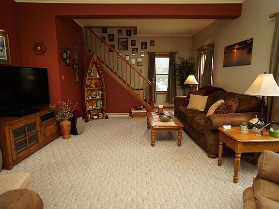 2nd image of 319 N Crowns St